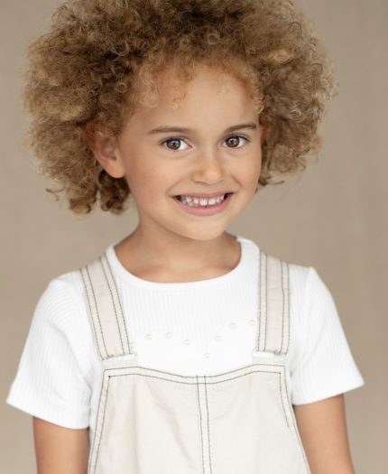Luna Miller profile